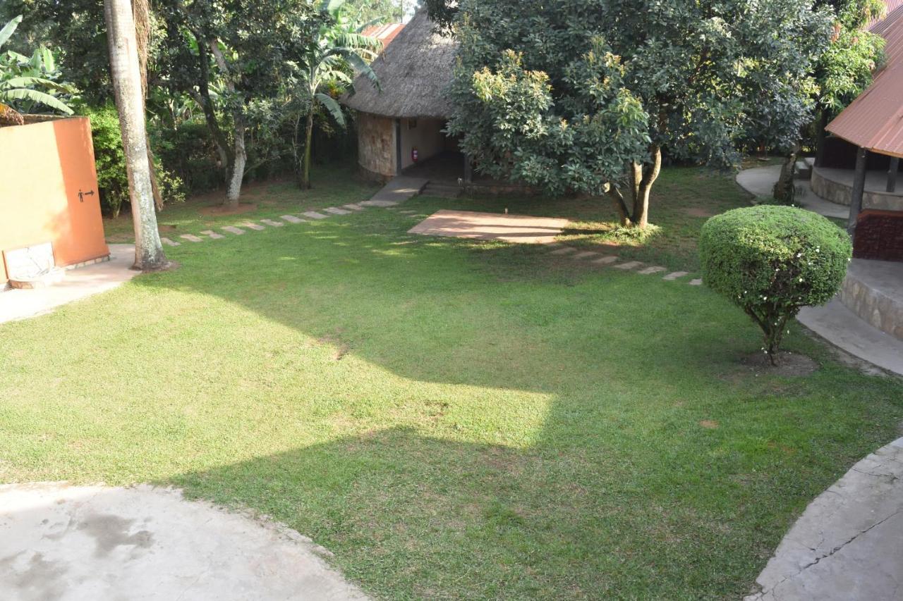 Secrets Guest House Entebbe Esterno foto