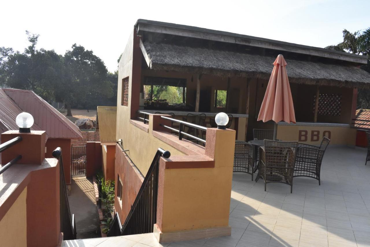 Secrets Guest House Entebbe Esterno foto