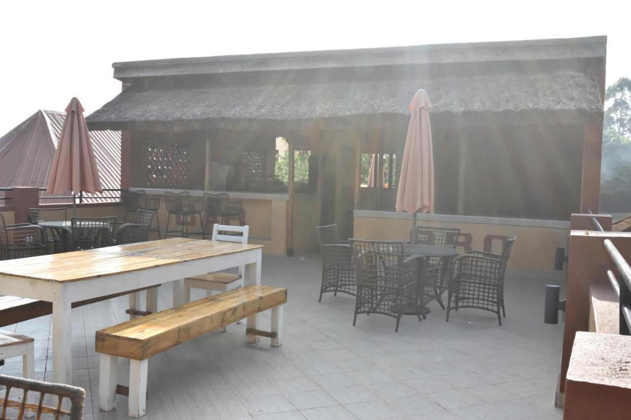 Secrets Guest House Entebbe Esterno foto