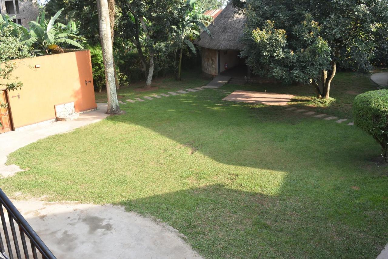Secrets Guest House Entebbe Esterno foto