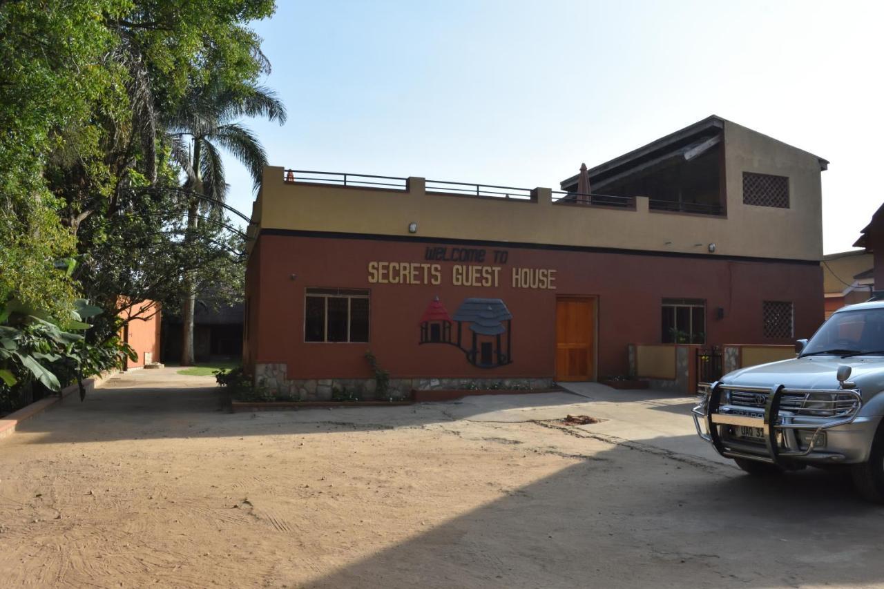 Secrets Guest House Entebbe Esterno foto