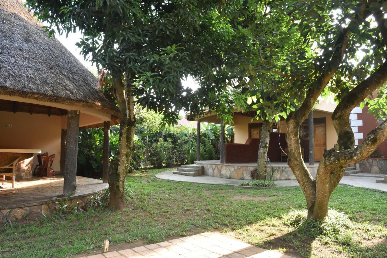 Secrets Guest House Entebbe Esterno foto