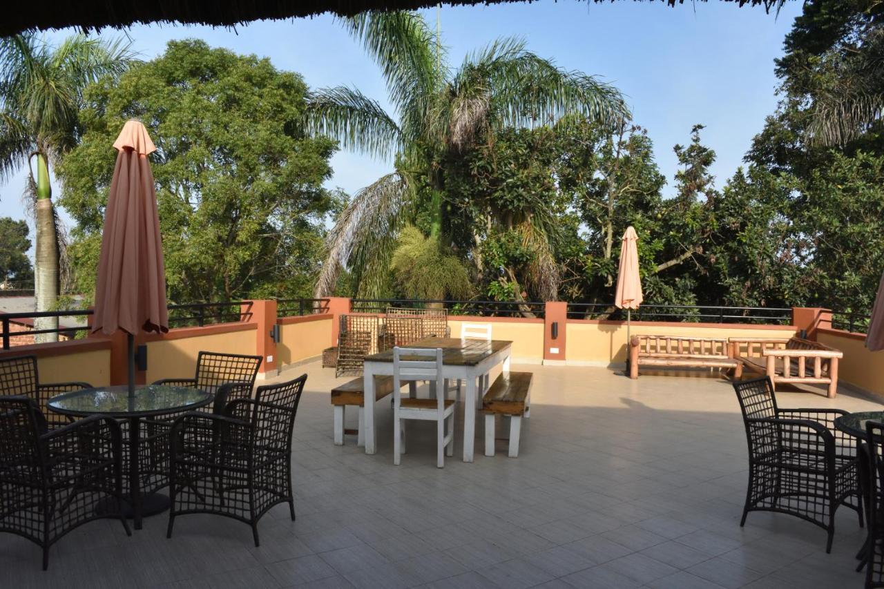 Secrets Guest House Entebbe Esterno foto