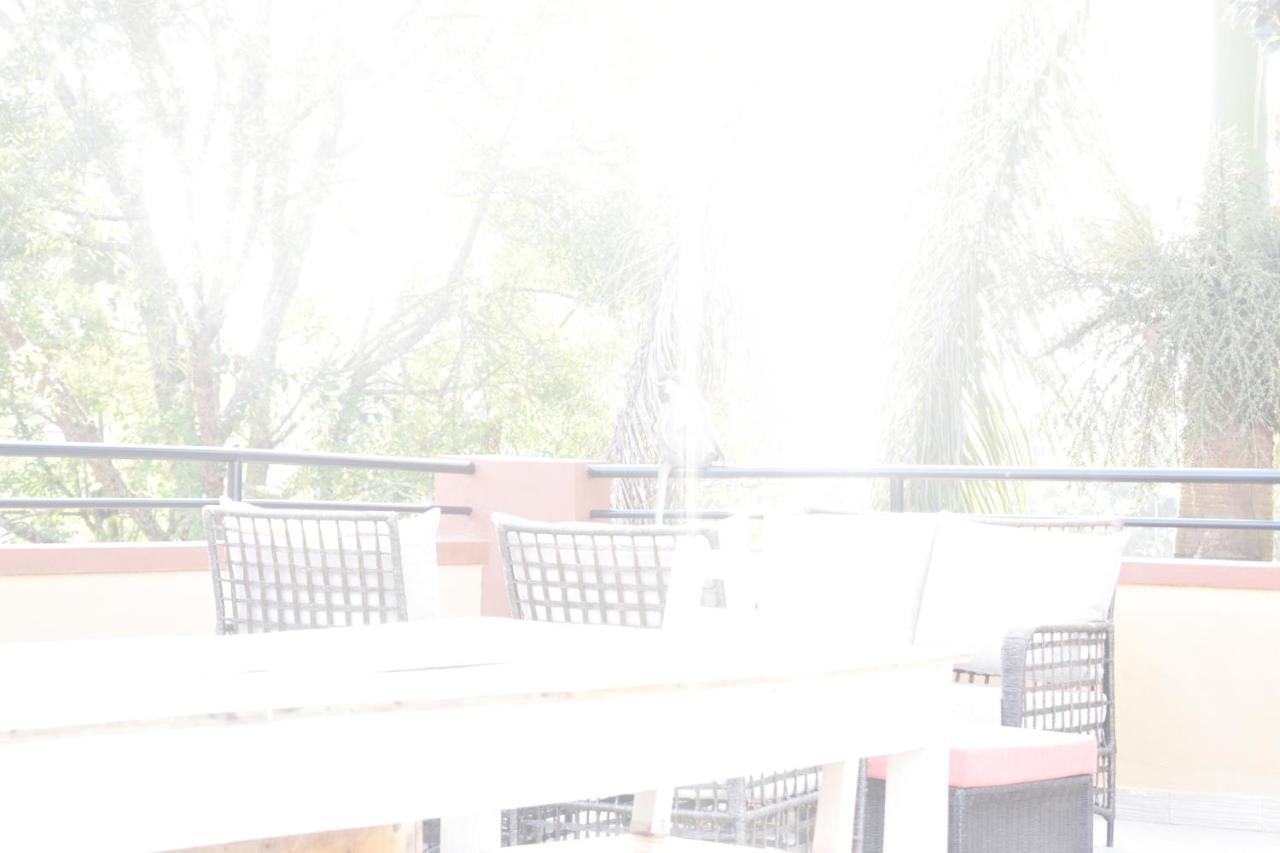 Secrets Guest House Entebbe Esterno foto