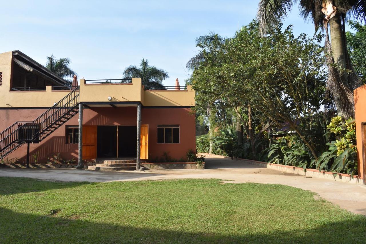 Secrets Guest House Entebbe Esterno foto