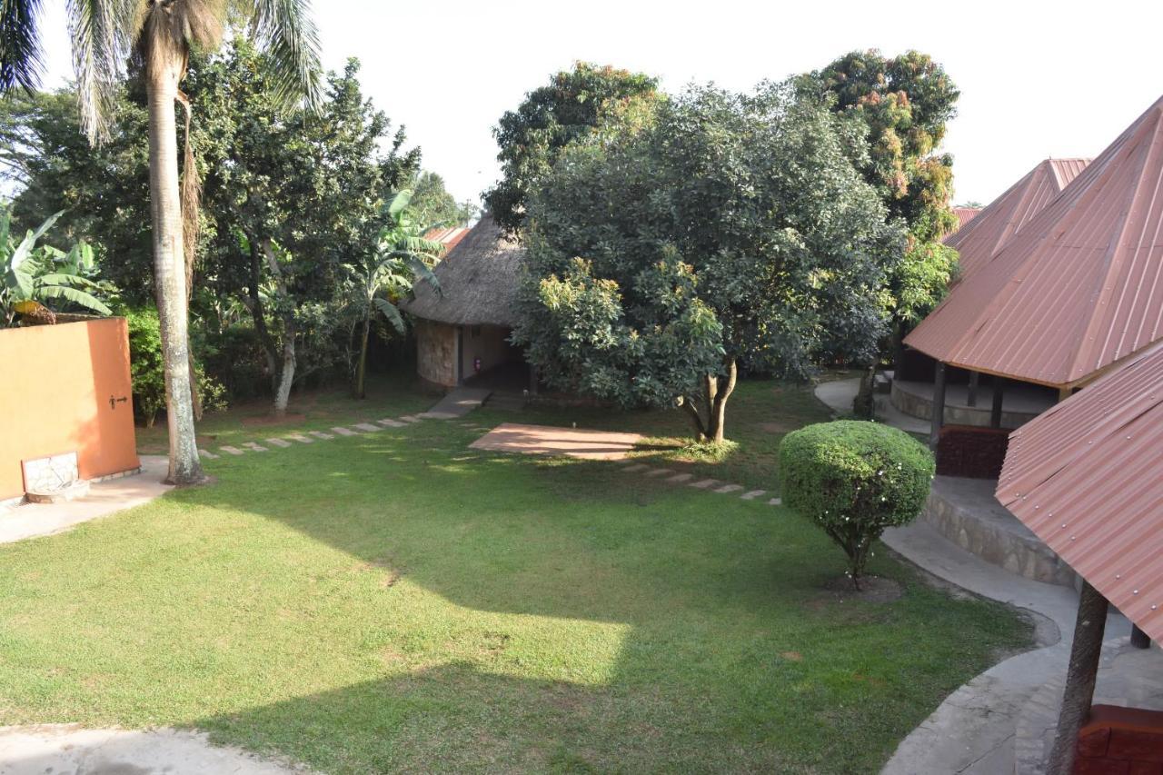 Secrets Guest House Entebbe Esterno foto