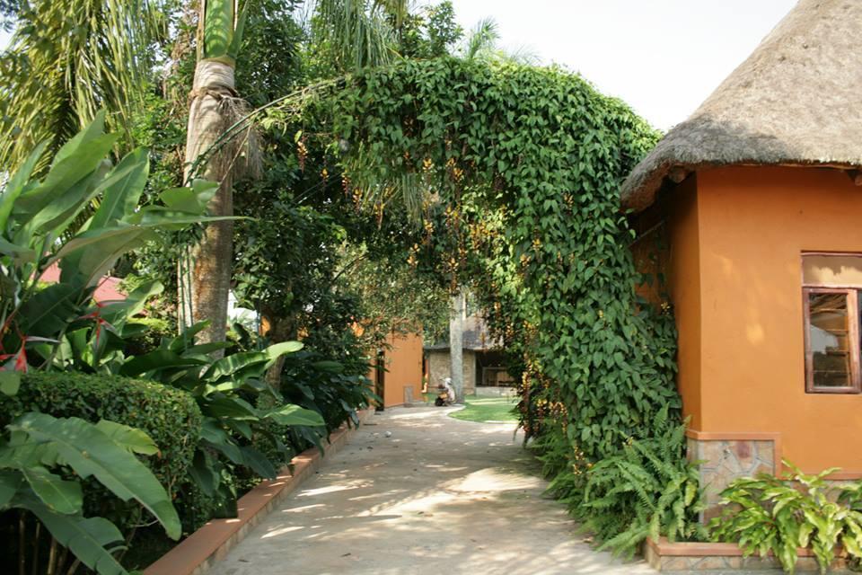 Secrets Guest House Entebbe Esterno foto