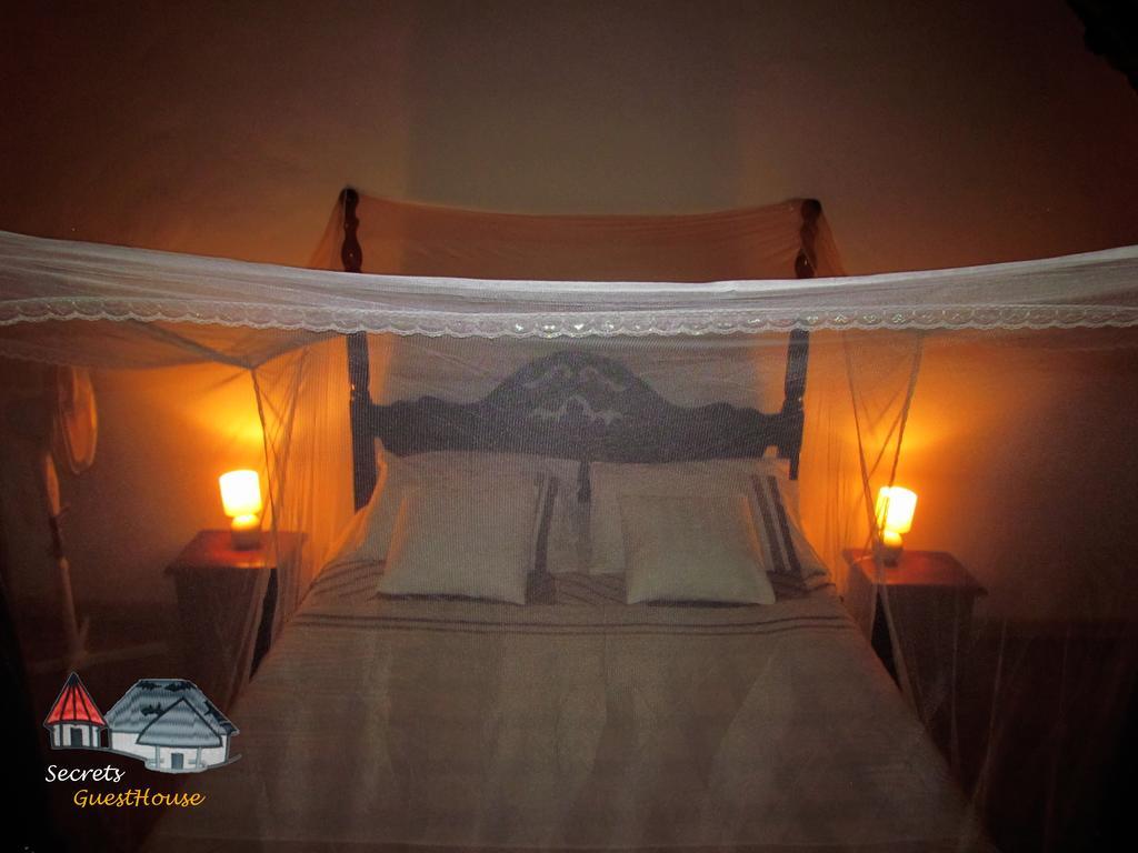 Secrets Guest House Entebbe Esterno foto