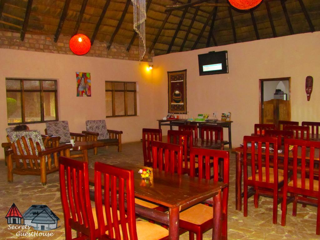 Secrets Guest House Entebbe Esterno foto